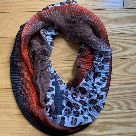 Brown and Orange Leopard Infinity Scarf Joan Rivers - Picture 1 of 8